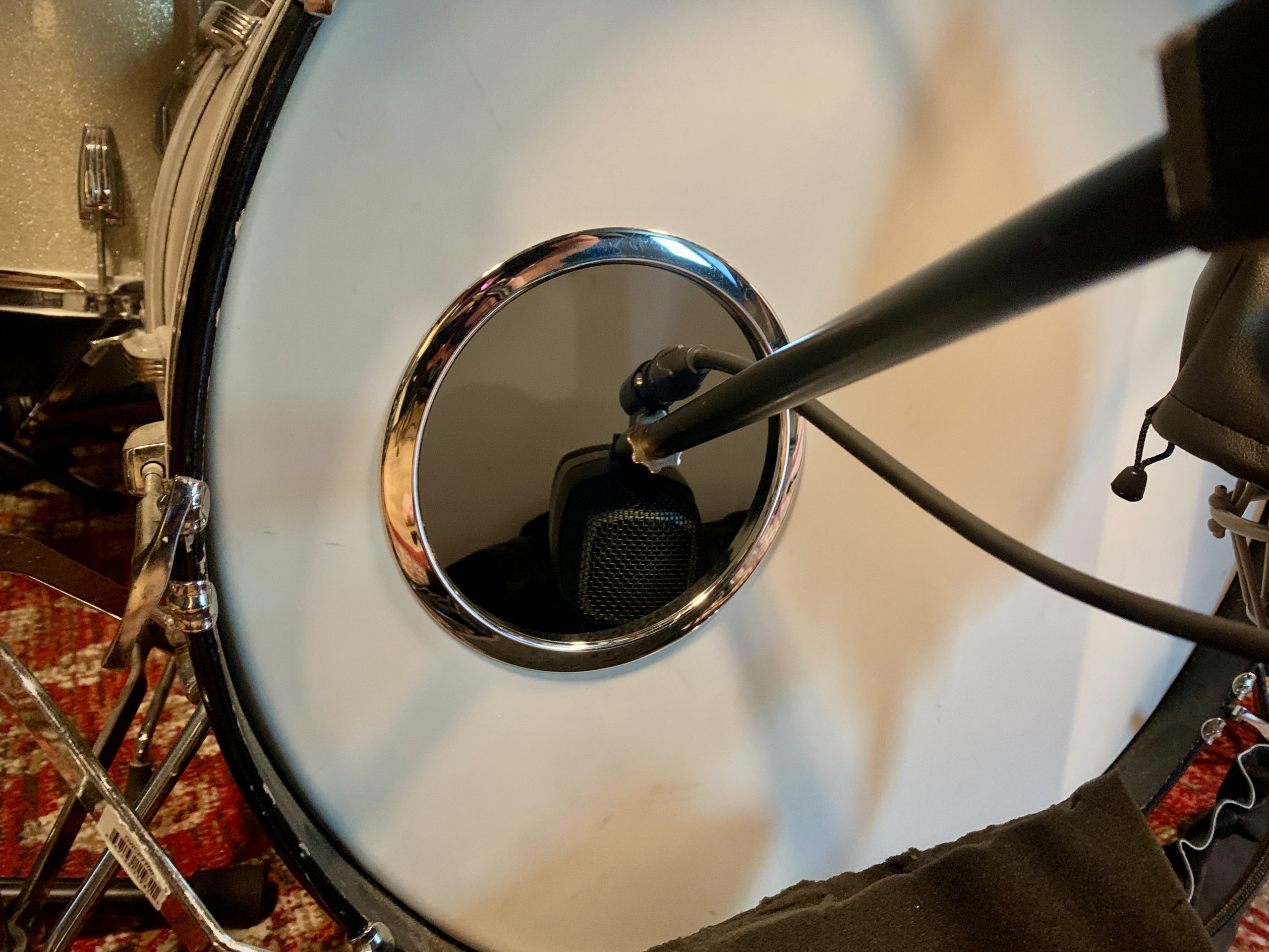 Inside kick drum Mic